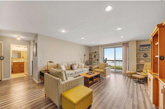 Foto del edificio - 360 Shore Rd