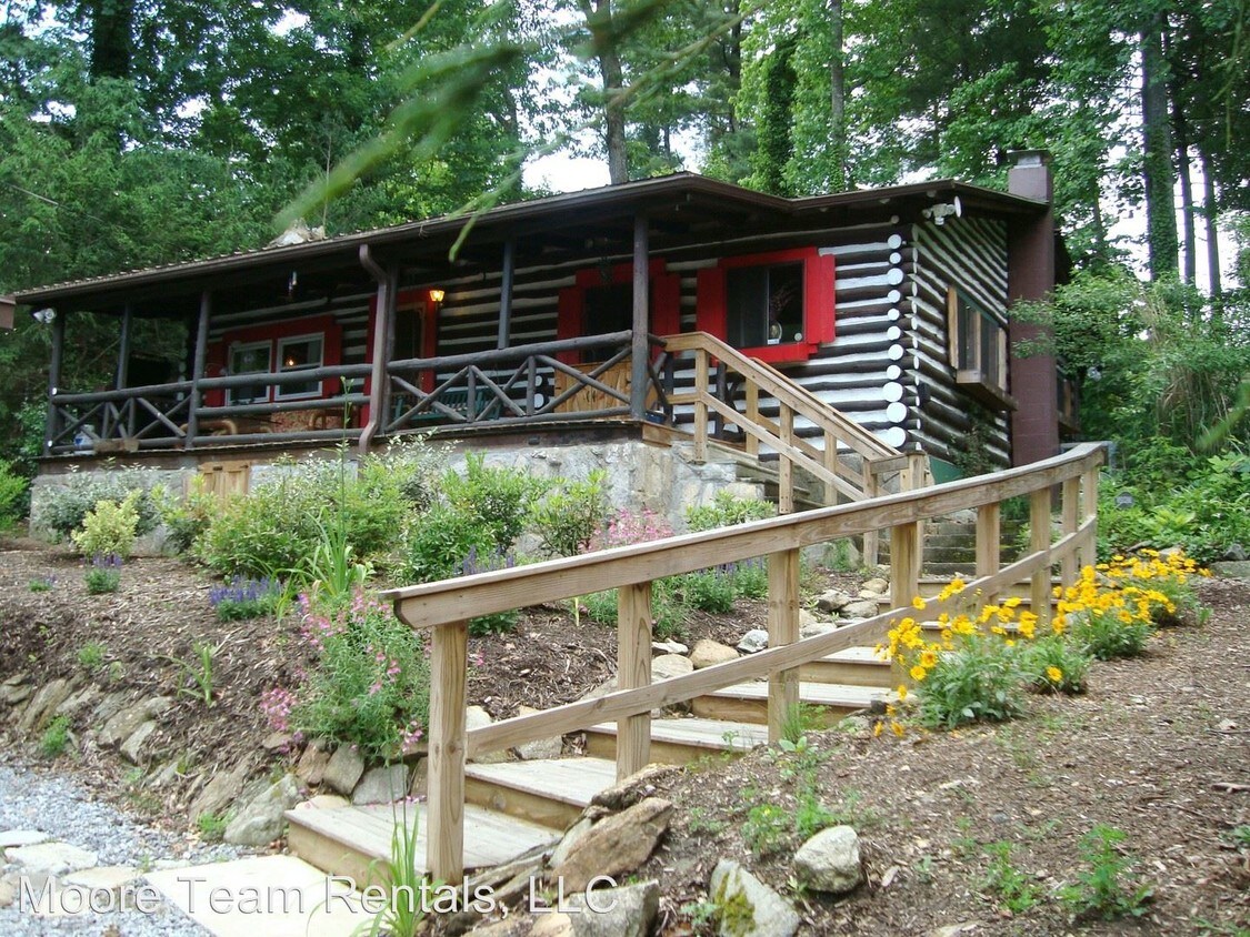 Primary Photo - 2 br, 2 bath House - 560 Waddell Dr.