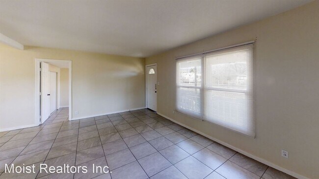Building Photo - 3 br, 1 bath House - 12552 17th St