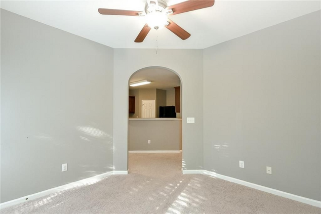 Building Photo - 354 St Claire Dr