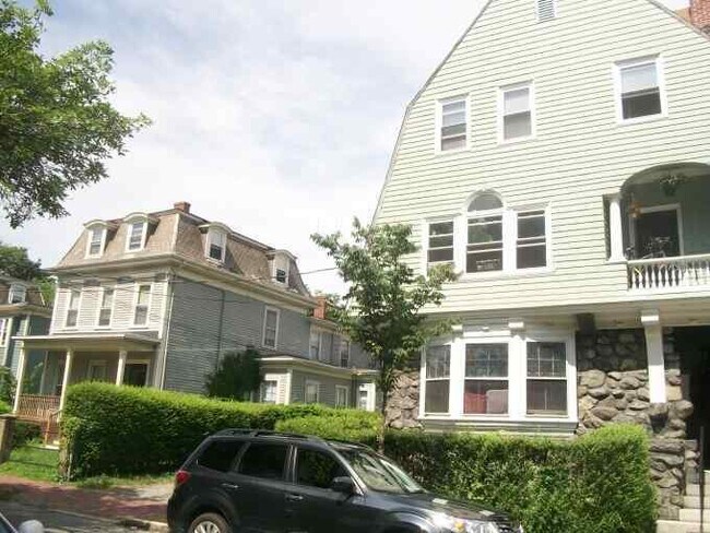 Building Photo - 73 Dana St