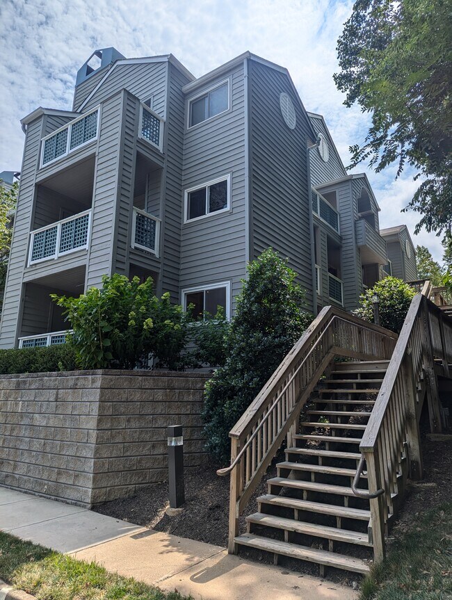 Foto del edificio - 11701 Summerchase Cir