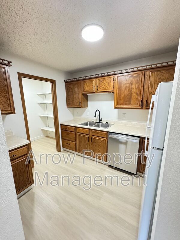 Building Photo - 205 E Arbor Ave