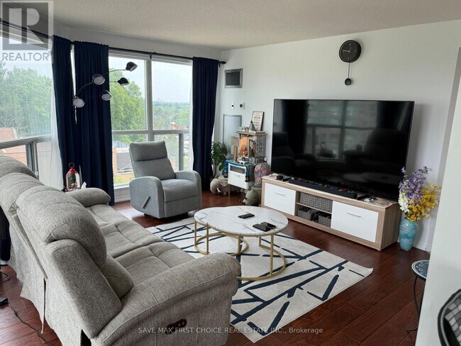Photo du bâtiment - 2177-2177 Burnhamthorpe Rd W