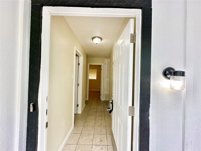 Building Photo - 5206 Regency Cove
