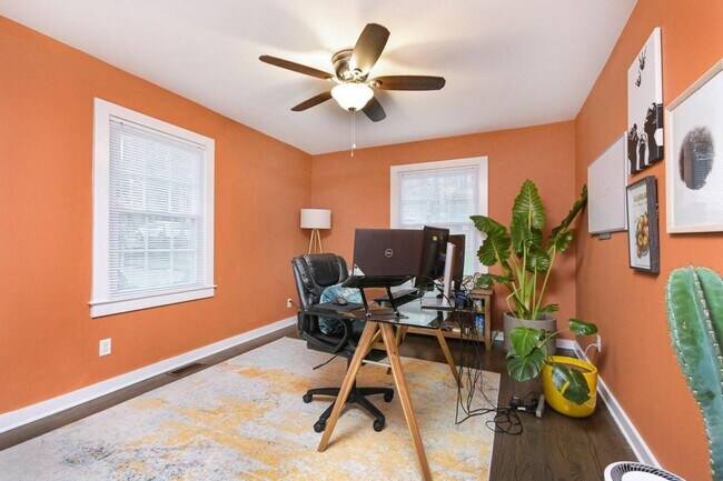 Foto del edificio - 1452 Akridge St NW