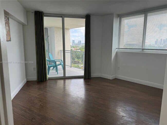 Foto del edificio - 1 Glen Royal Pkwy