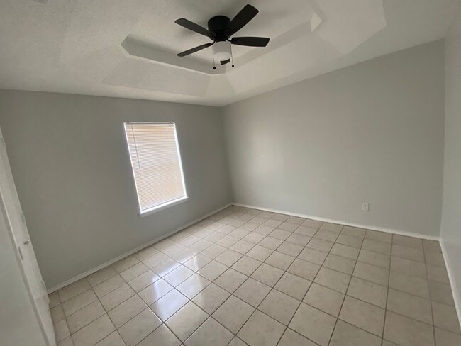Building Photo - 7106 Venus Dr