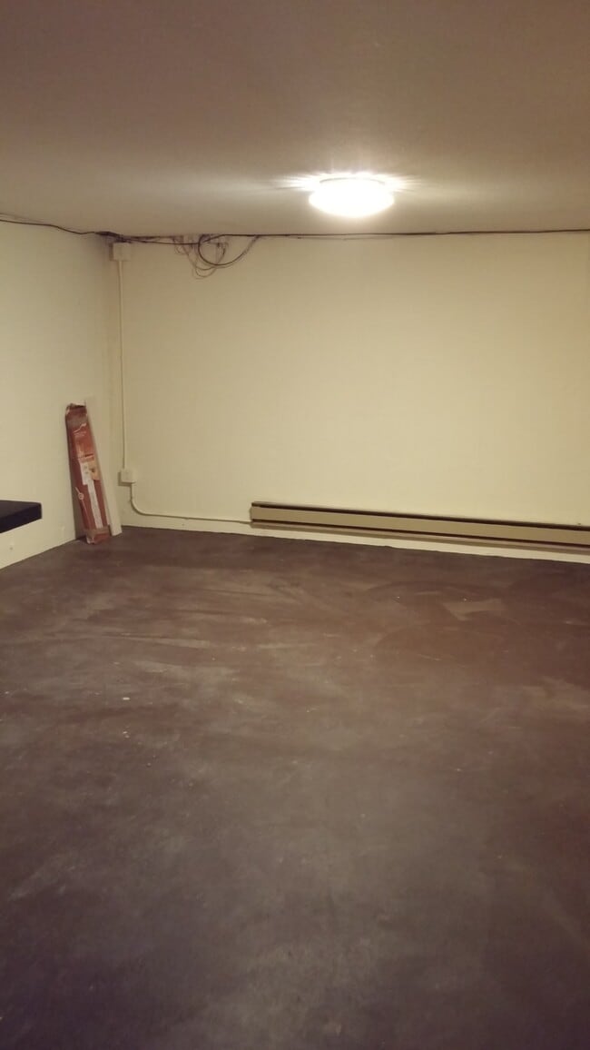 Building Photo - 32 Webster Ct