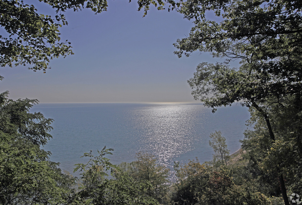 Primary Photo - Lakeshore Tower Apartments