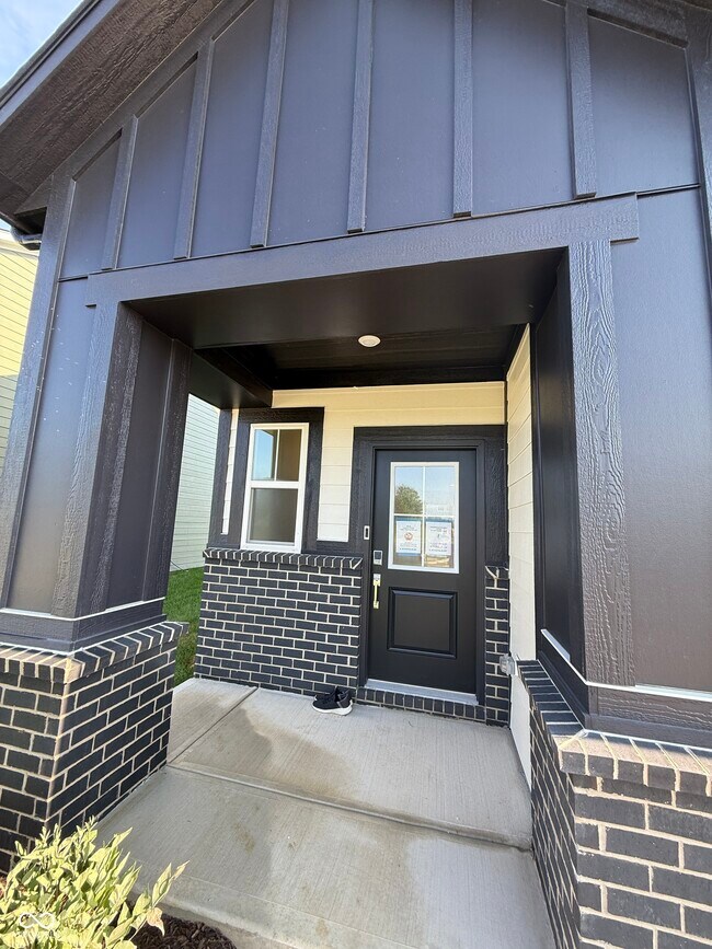 Building Photo - 15310 Swallow Fls Wy