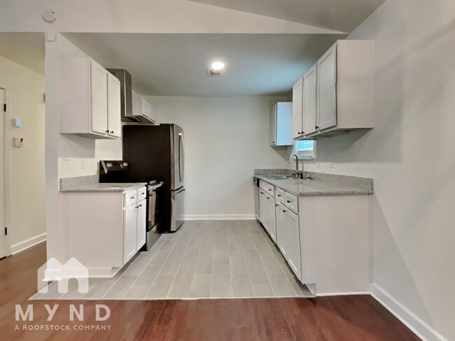 Building Photo - 5581 Aspen Dr