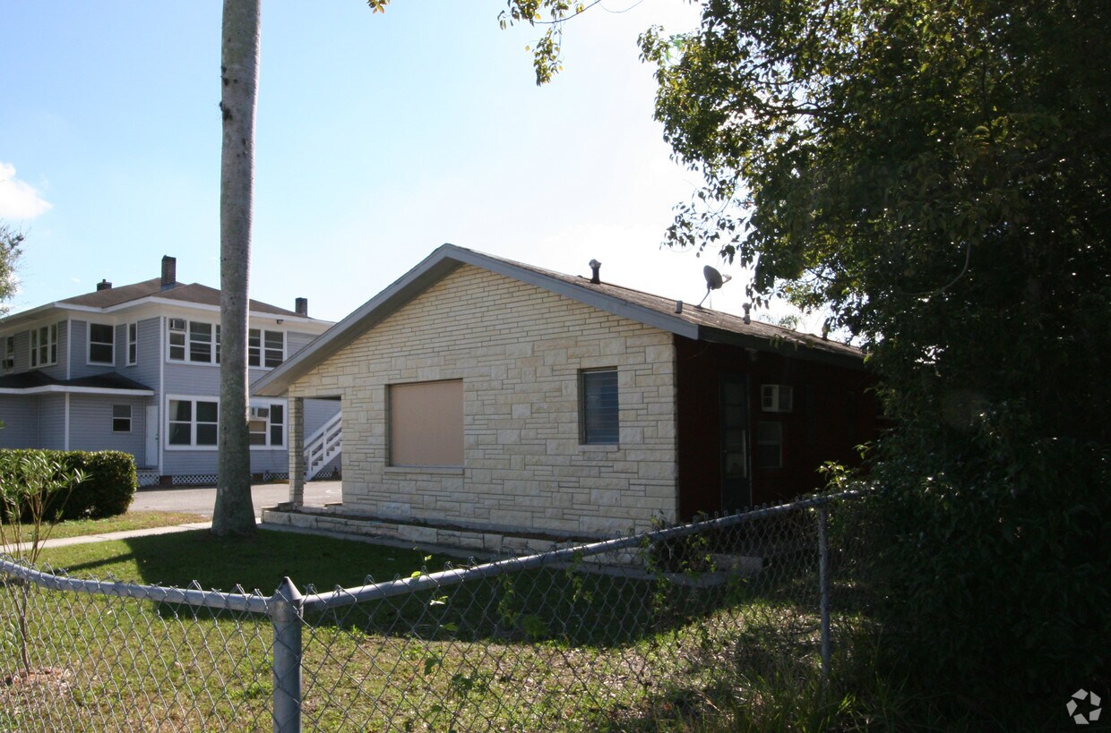 Primary Photo - 1515 9th Ave W