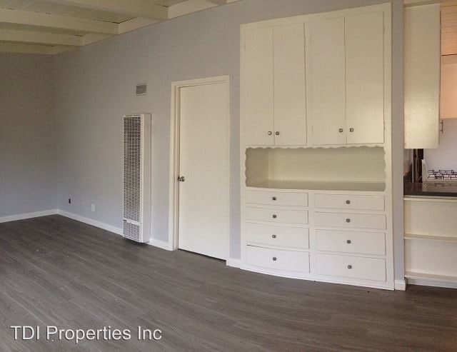 Building Photo - 1218 Armacost Ave