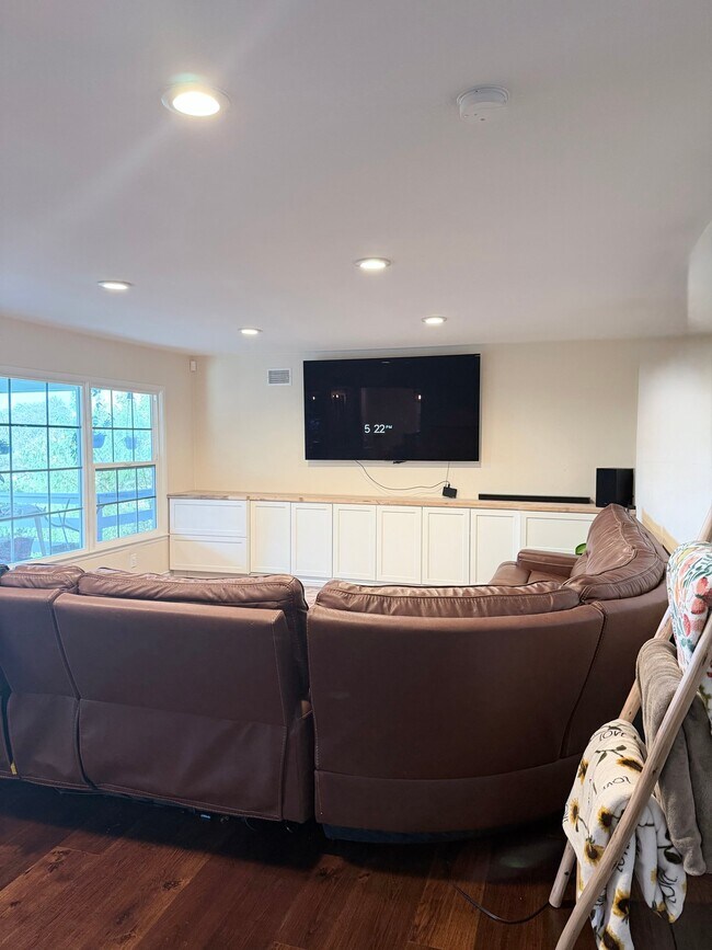 Foto del edificio - 3224 Glen Abbey Blvd