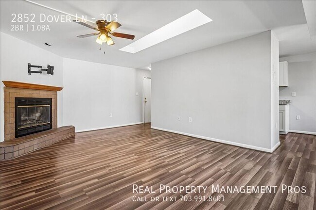 Foto del edificio - 2852 Dover Ln