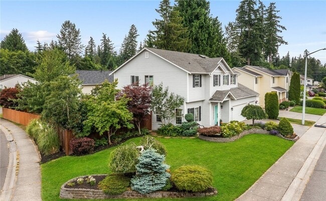 Building Photo - A Gorgeous Home with 4 Bed and 2.5 Bath