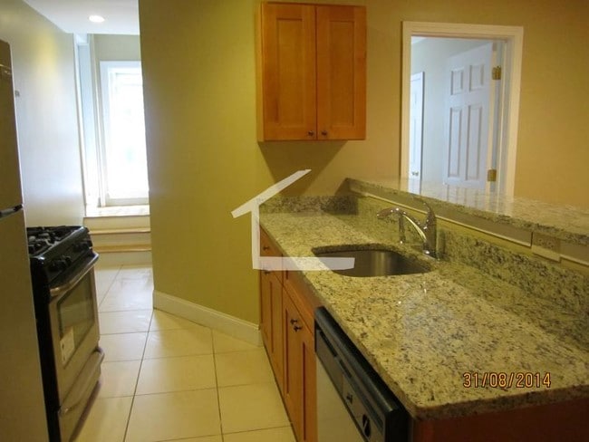 Building Photo - 328 St Paul St