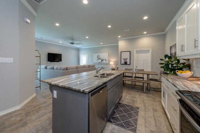 Foto del edificio - 3617 Kenyon Dr