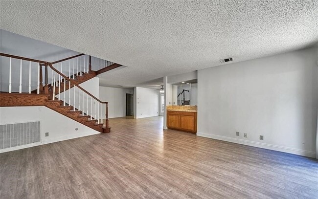 Building Photo - 18170 Andrea Cir S