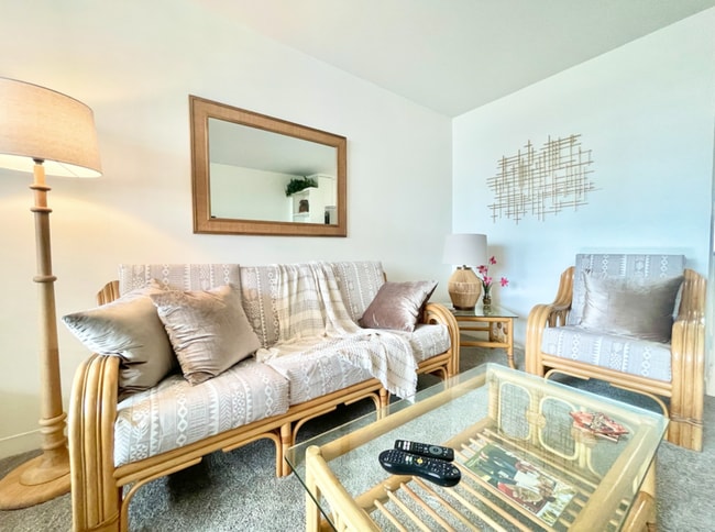 Building Photo - 425 Ena Rd