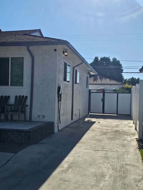 Foto del edificio - 5029 Adenmoor Ave