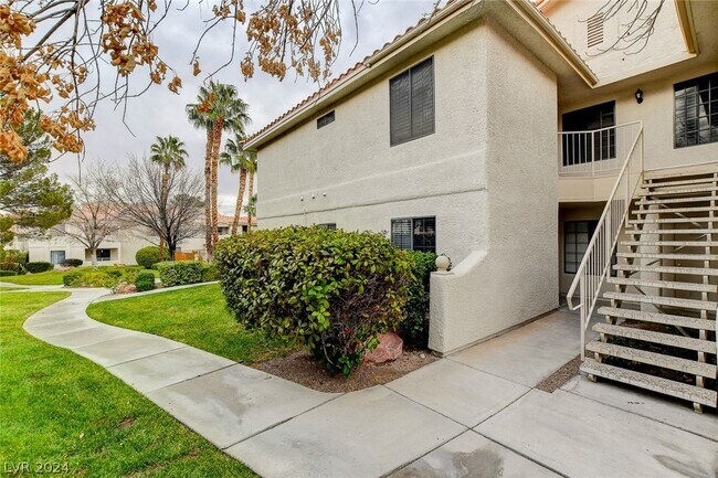 Building Photo - 2623 S Durango Dr