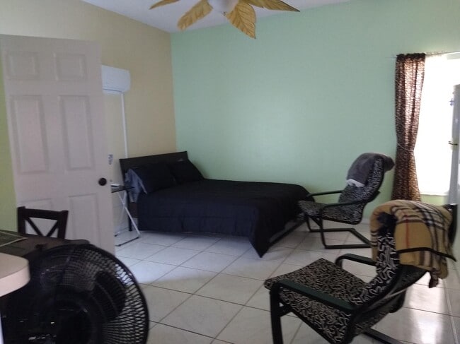 Building Photo - 106 Woodbury Pines Cir