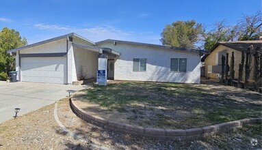 Building Photo - 812 Kinnett Ave