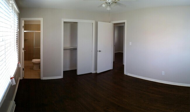 Building Photo - 5525 W 97th St
