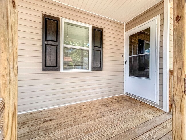 Building Photo - Updated and Charming 2BR/ 1 BA in Marietta!