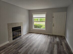 Building Photo - 14221 Shadow Moss Ln