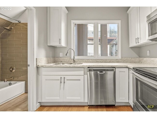 Photo - Victorian-style apartment available in the serene SW Hills