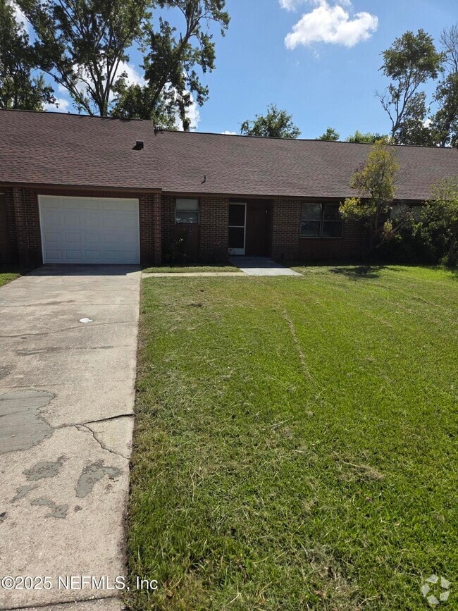 Building Photo - 1681 Dogwood Cir