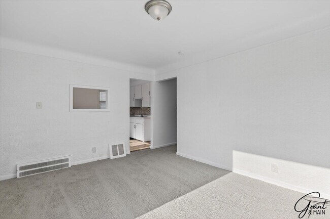 Building Photo - 20259 Oakfield Ave