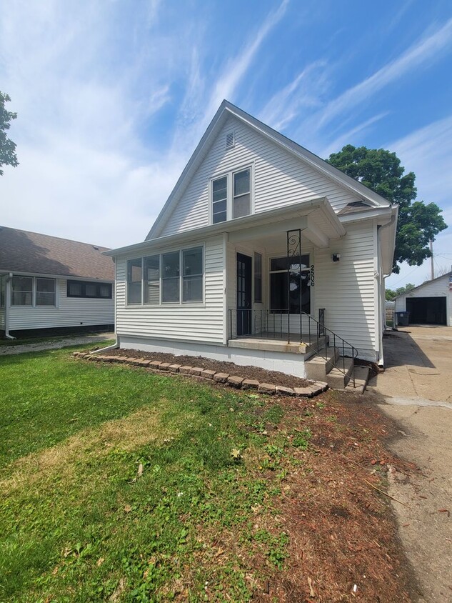 Foto principal - Newly Updated 3 Bedroom House!