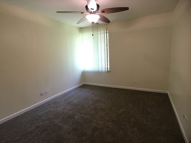 Foto del edificio - "Charming 2-Bedroom Retreat in Lisle with Spacious Living – 850 Sq Ft of Comfort!"