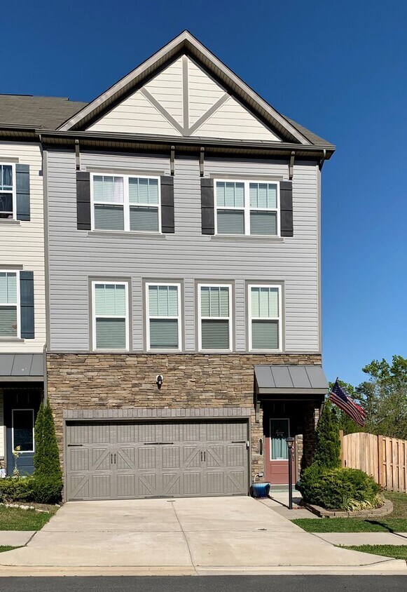 Primary Photo - COLONIAL FORGE TOWNHOUSE - STAFFORD (END U...