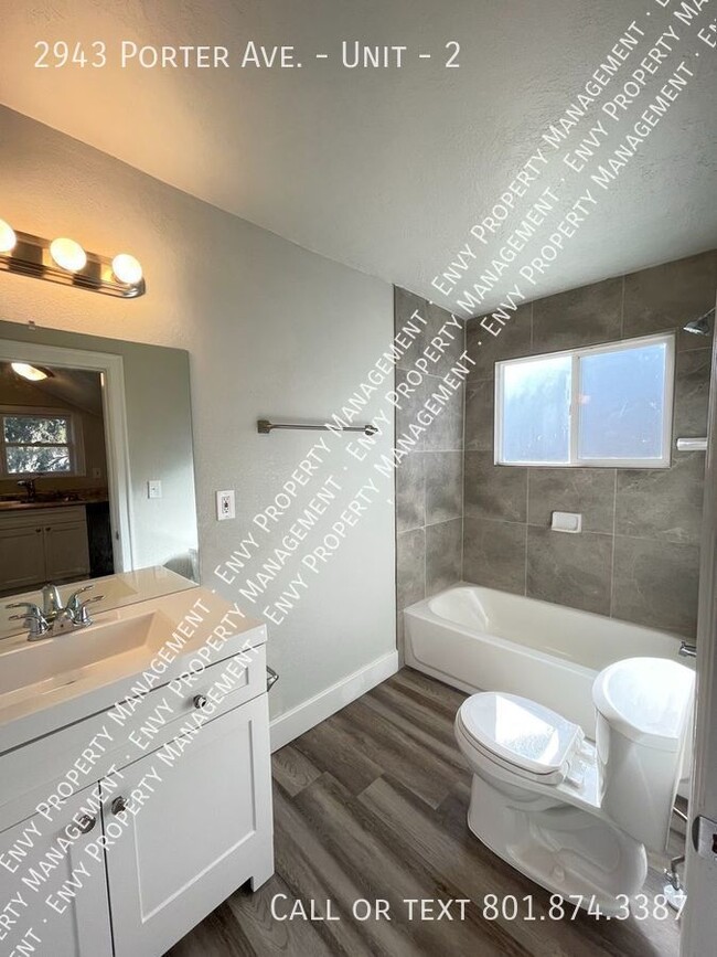 Building Photo - Recently Remodeled 3 Bed/2 Bath Pet Friend...