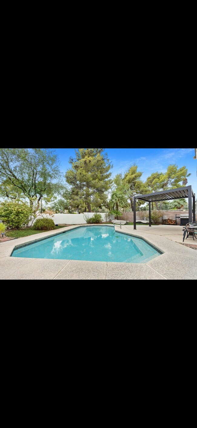 Building Photo - 8337 Tide Pool Dr
