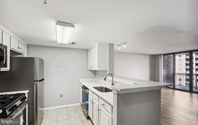 Foto del edificio - 11710 Old Georgetown Rd