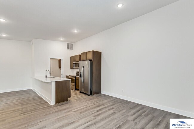 Foto del edificio - 3 bed, 2 bath duplex SE Wichita