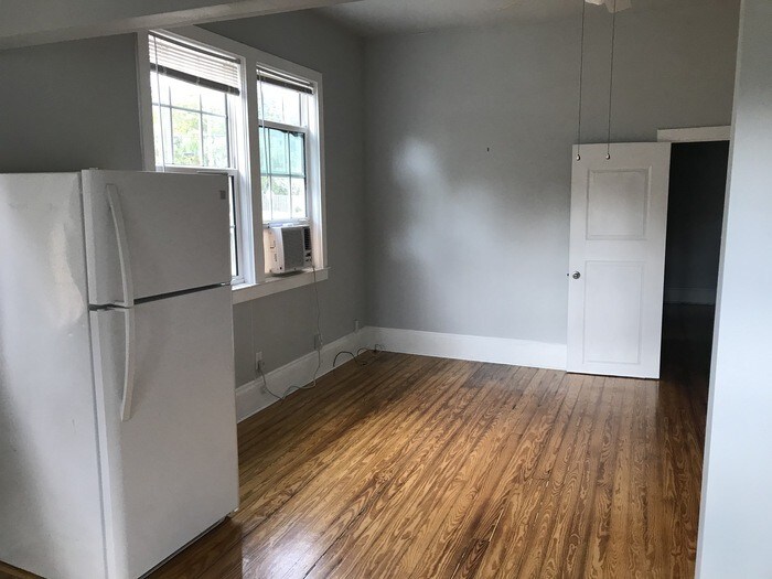 Primary Photo - 1601 E Cevantes St B