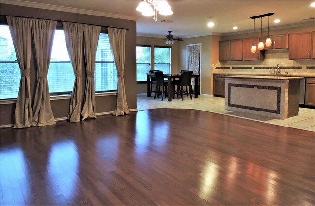 Foto del edificio - 5734 Silas Creek Ct