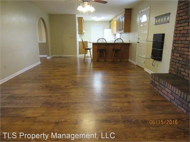Building Photo - 3 br, 2 bath House - 509 Robin Lane 1