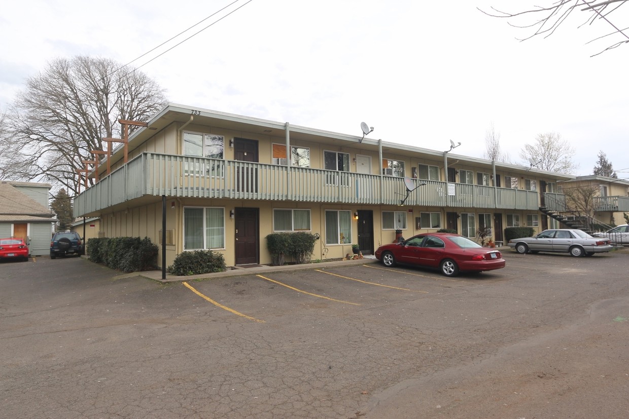 Primary Photo - 440 Madison St