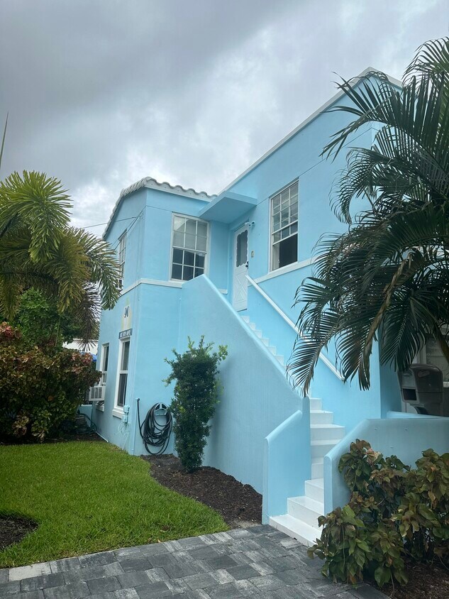 90 SE 5th Ave Unit 7, Delray Beach, FL 33483 Condo for Rent in Delray