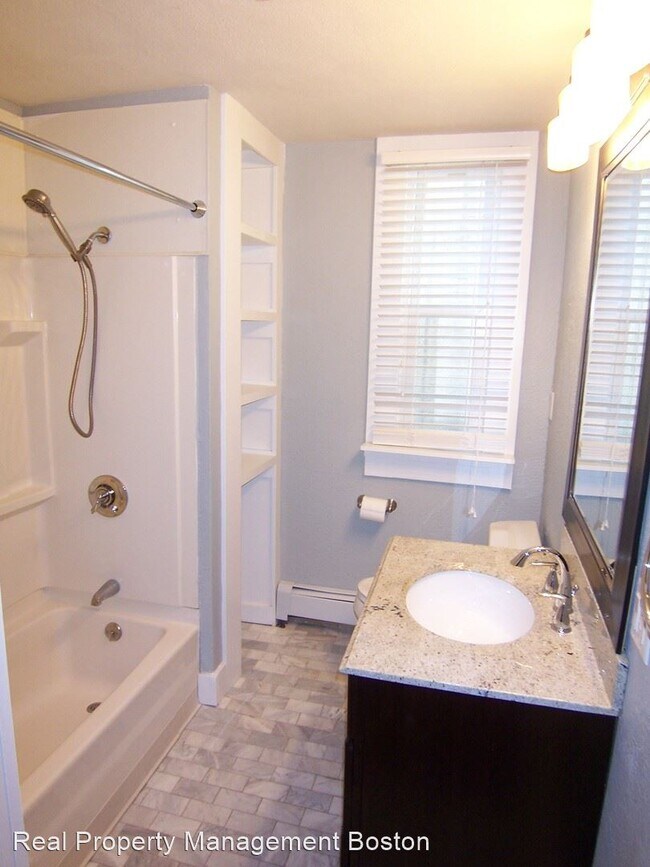 Foto del edificio - 2 br, 1 bath House - 213 Chelsea St - Unit 3