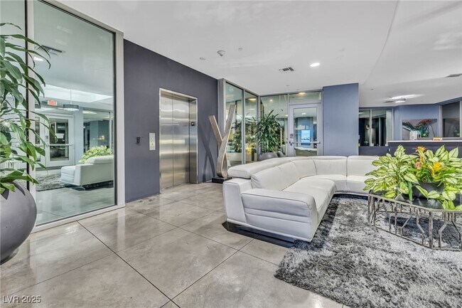 Foto del edificio - 8925 W Flamingo Rd
