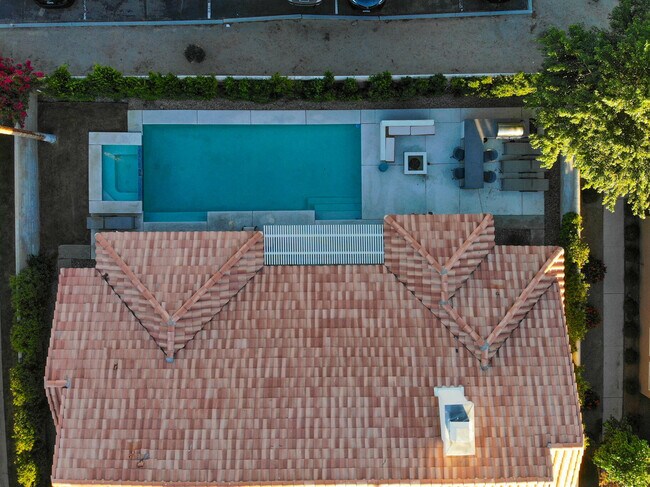Building Photo - 40270 Eastwood Ln